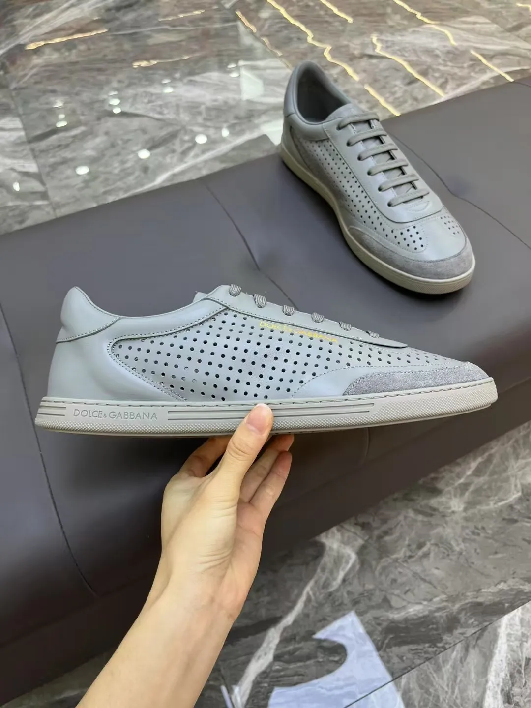 Men's Men's Shoes 💰400 [New Style] 🐝🐝DG—Dolce&G men's calfskin sneakers Portofino Yacht shoes, simple and versatile design, unique saddle leather soles. The Dolce &G logo rear wing is the icing on the cake. Imported cowhide + rubber outsole Size: 39-44 (customized at 38.45)